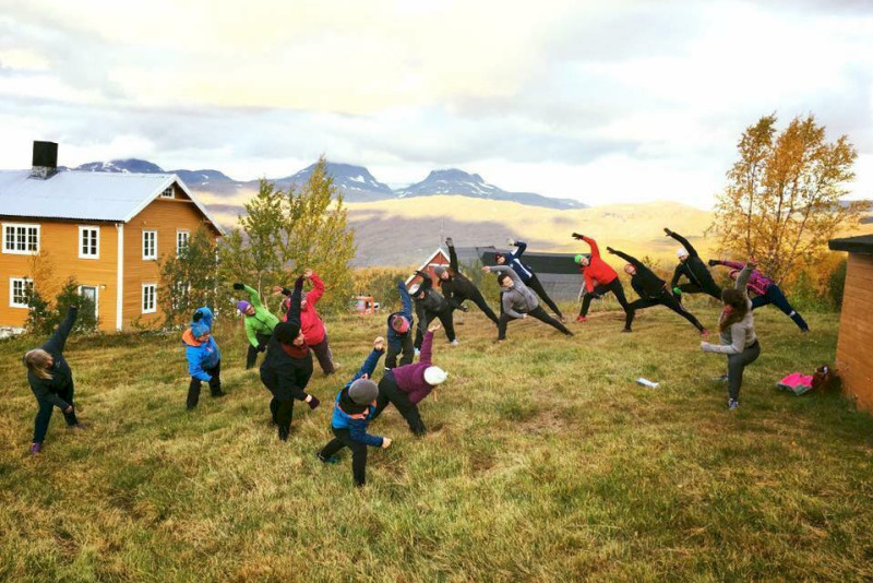 Mountain Yoga at Jakobsbakken. Photo